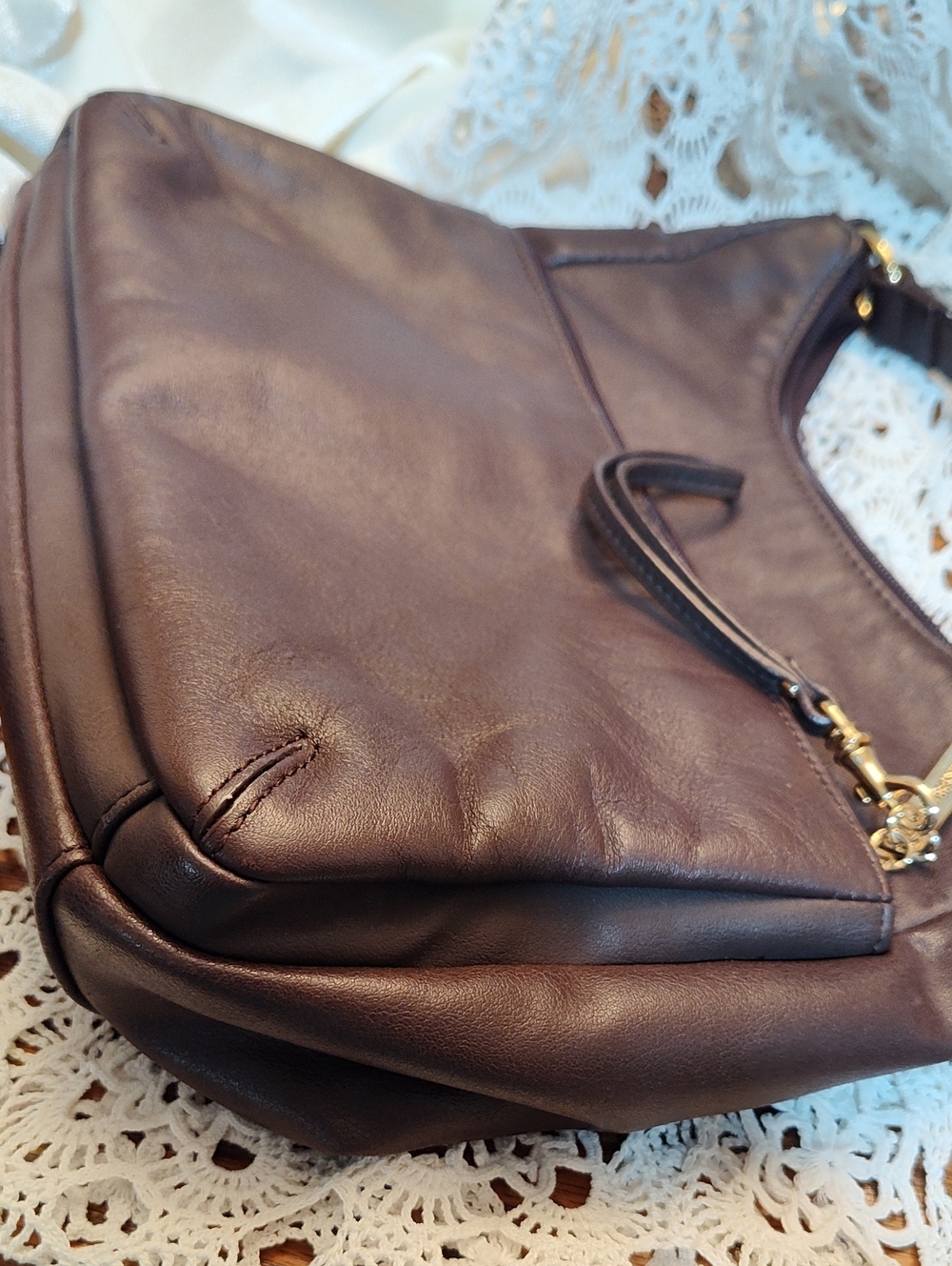 Giani Bernini Classic Brown Leather Shoulder Bag - Women's